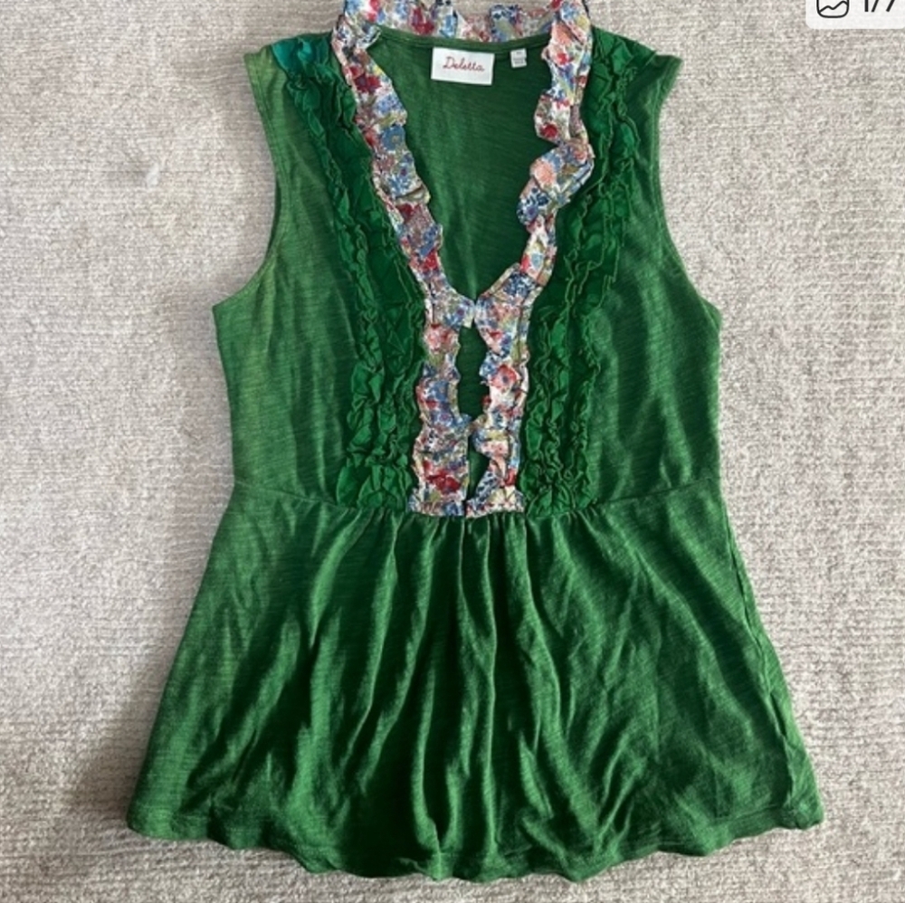 Deletta Emerald Sleeveless Top with Floral Accent